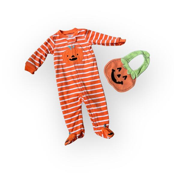 Nwot Carters Halloween Sleeper And Bib Set - Picture 1 of 3